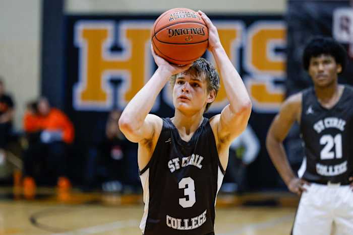 Webster Groves Missouri Mount Carmel Illinois boys basketball December 16 2023 Nate Latsch 25026